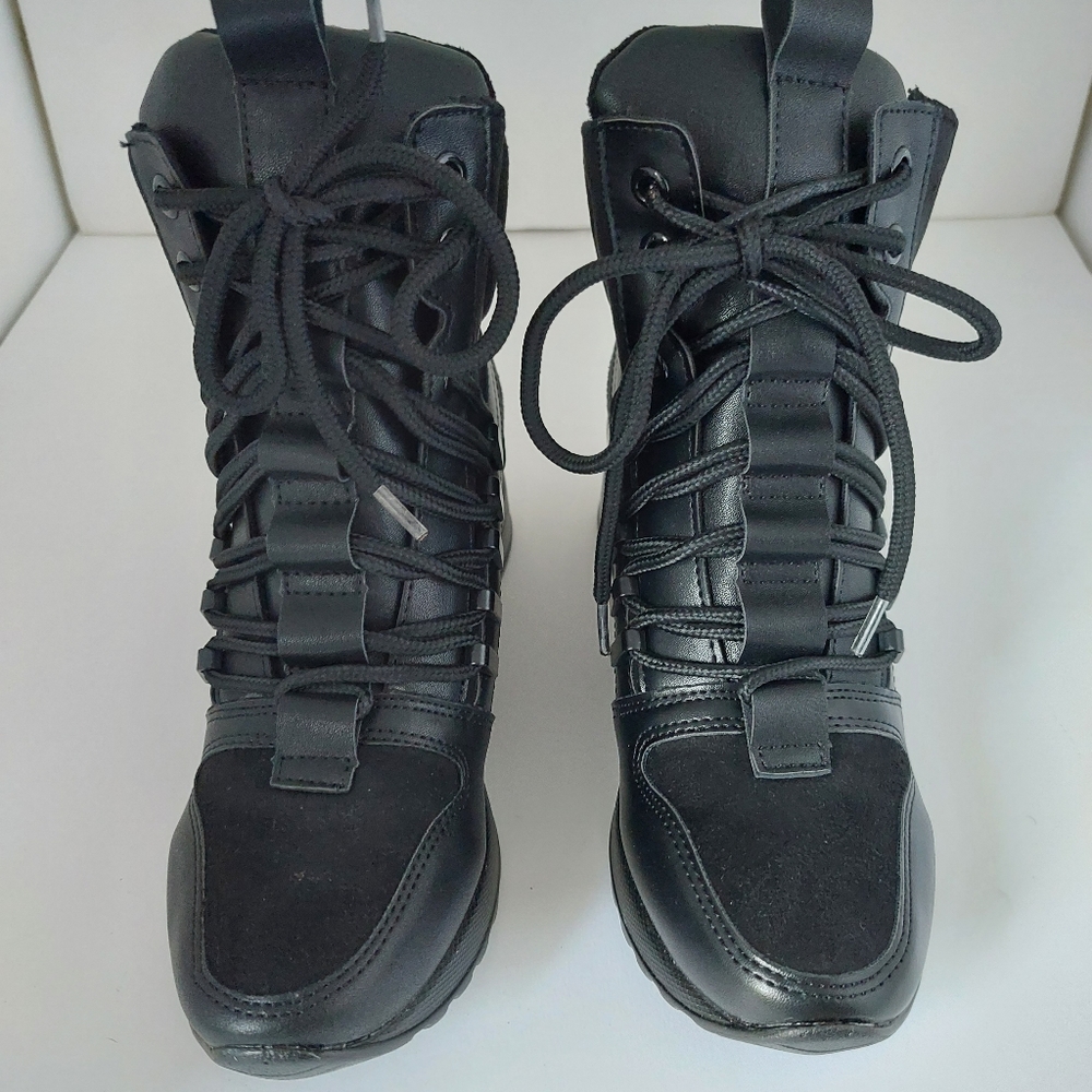 Boots - Picture 2 of 5